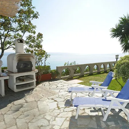 Sleeps 5 Pool Air Con Wifi