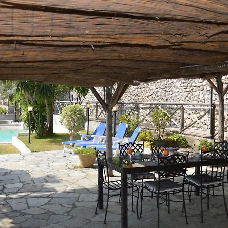 Villa Sleeps 5 Pool Air Con Wifi *