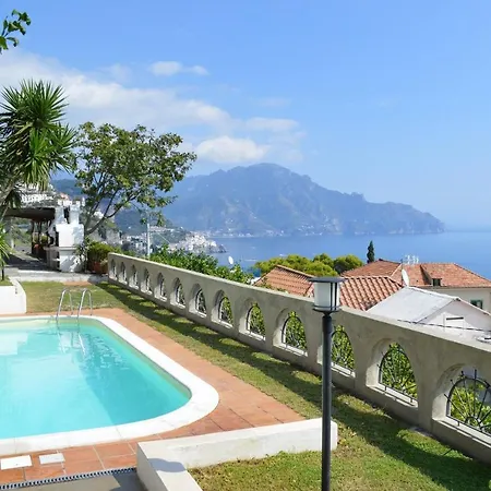 Villa Sleeps 5 Pool Air Con Wifi *